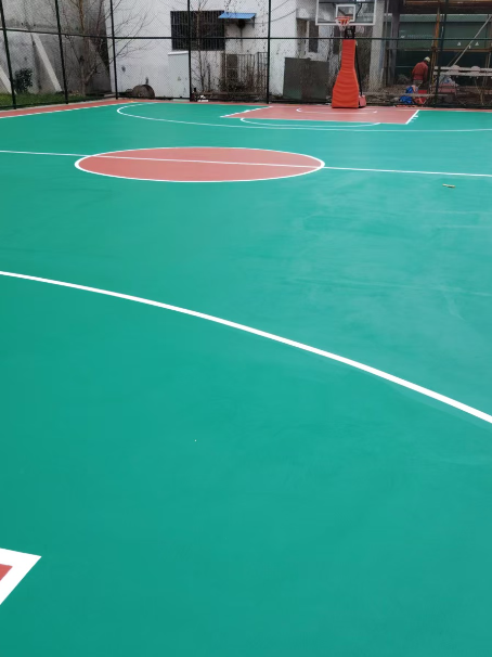 镇海 球场长期使用易出现地面开裂